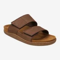 Clarks Art.  Pilton Strap - Brown