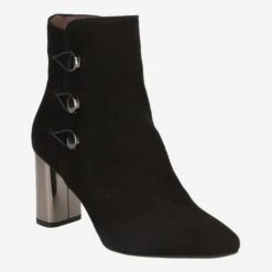 Art.  11312 - Black