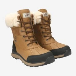 Ugg Art.  ADIRONDACK BOOT III - Brown